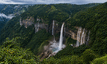4 Days / 3 Nights Shillong → Cherrapunjee → Mawlynnong → Dawki Meghalaya