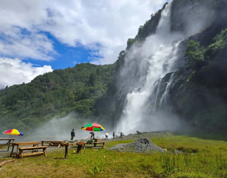 Nuranang falls(jung falls)